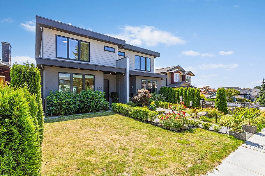 609 E 4th Street North Vancouver, BC - 1