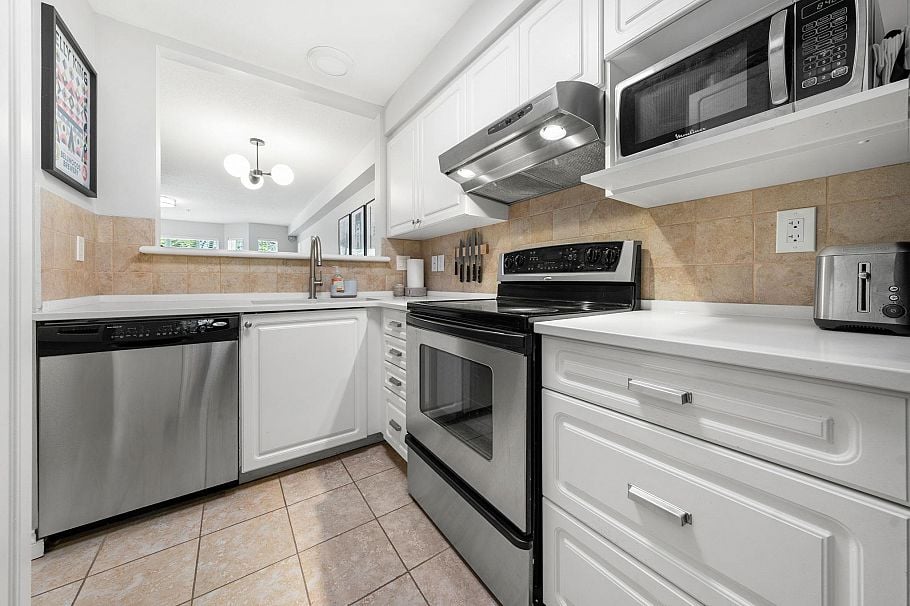 249 2565 W Broadway Vancouver, BC - 11