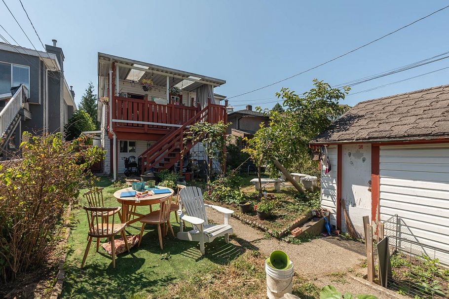 309 E Woodstock Avenue Vancouver, BC - 9