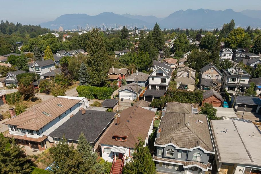 309 E Woodstock Avenue Vancouver, BC - 11