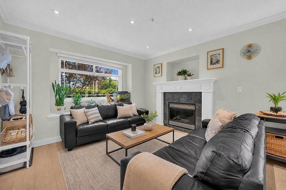 6925 Main Street Vancouver, BC - 2