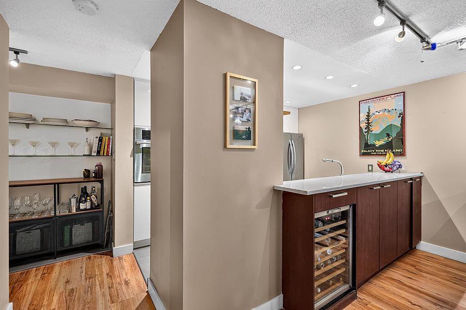 202 936 Bute Street Vancouver, BC - 6