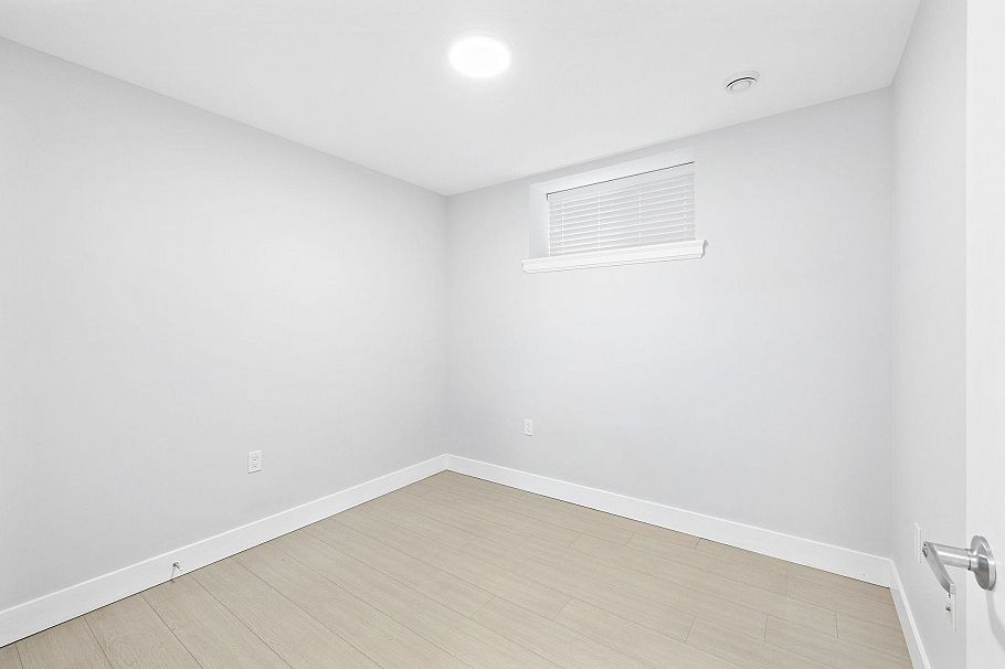 1 2430 E 41 Street Vancouver, BC - 33