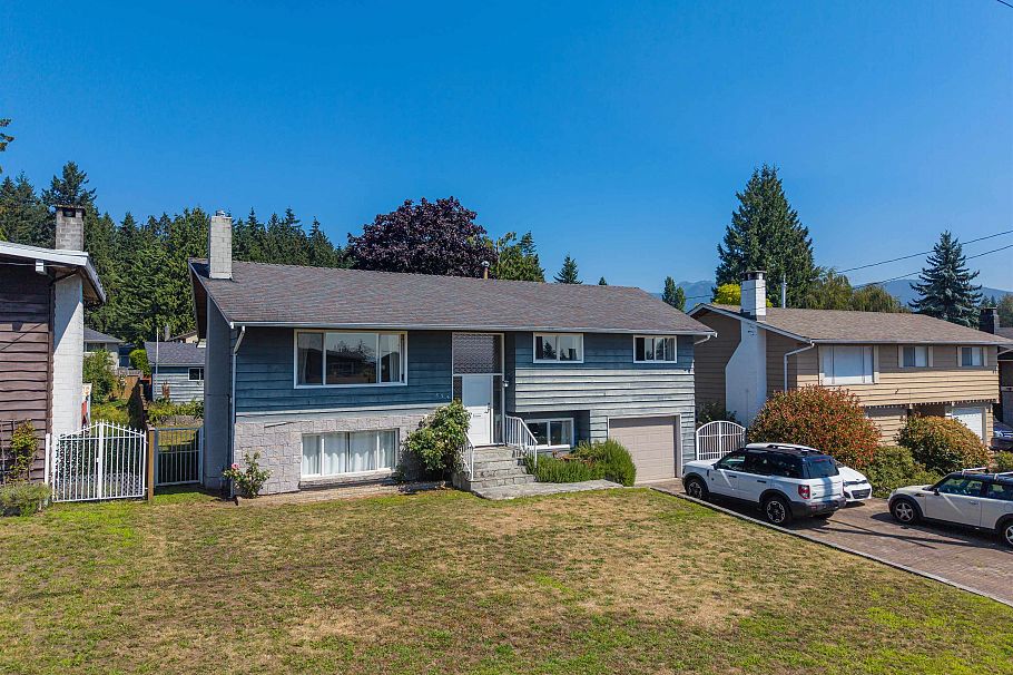 854 E 16th Street North Vancouver, BC - 1