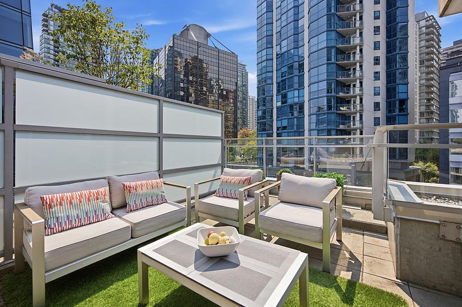 504 1477 W Pender Street Vancouver, BC - 3