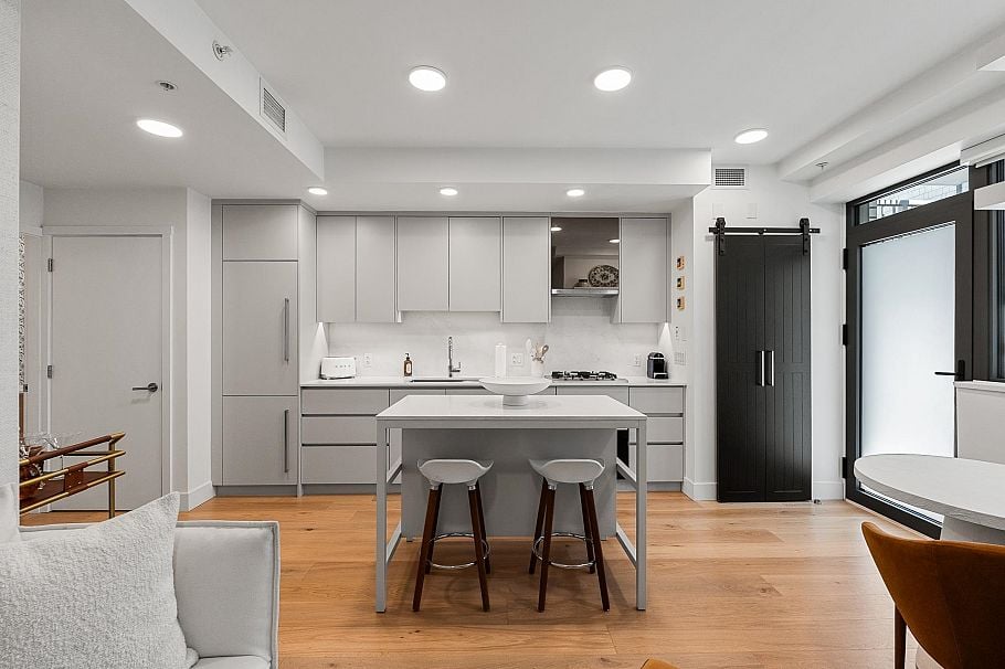 9 2366 Birch Street Vancouver, BC - 1