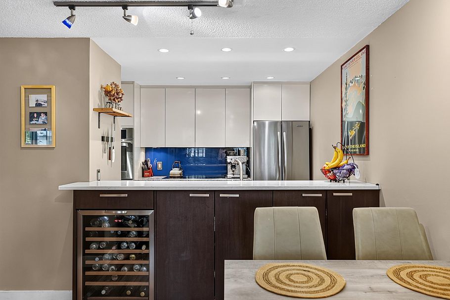 202 936 Bute Street Vancouver, BC - 5