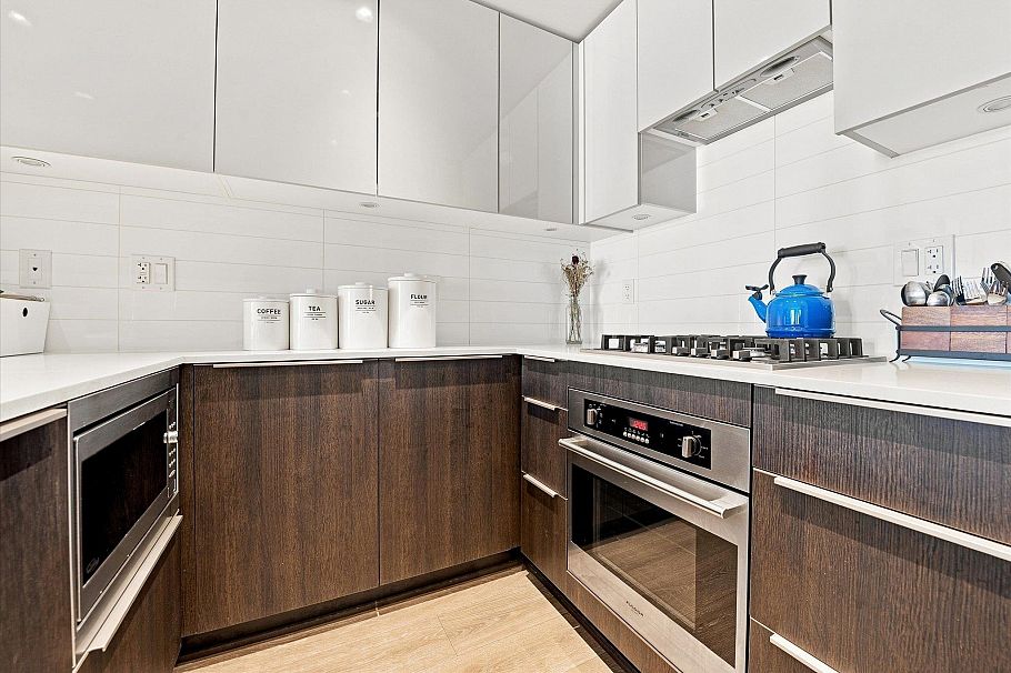 323 1588 E Hastings Street Vancouver, BC - 18