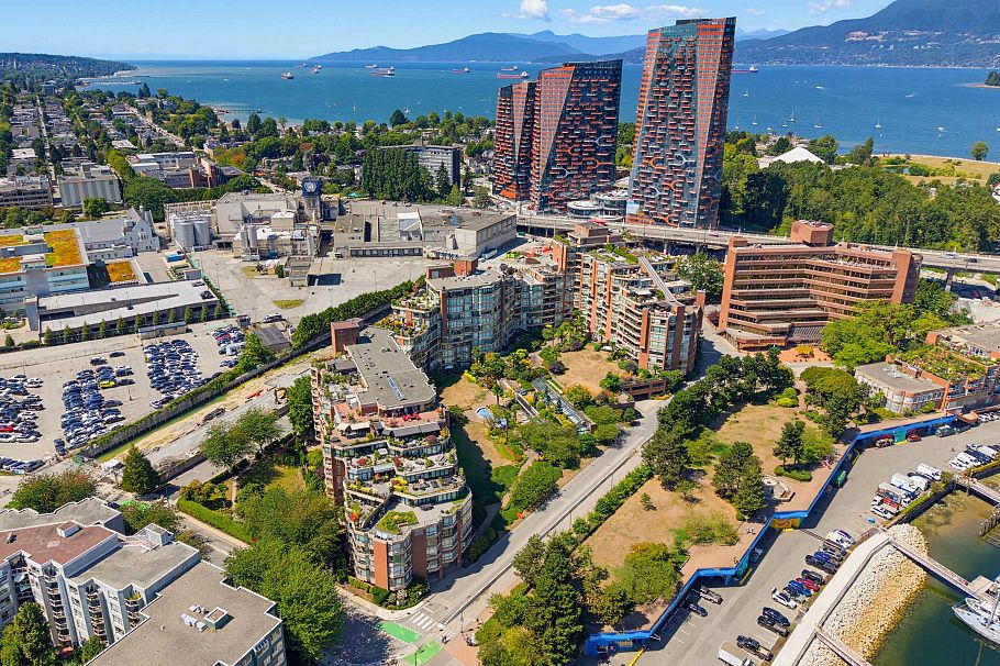 304 1490 Pennyfarthing Drive Vancouver, BC - 29