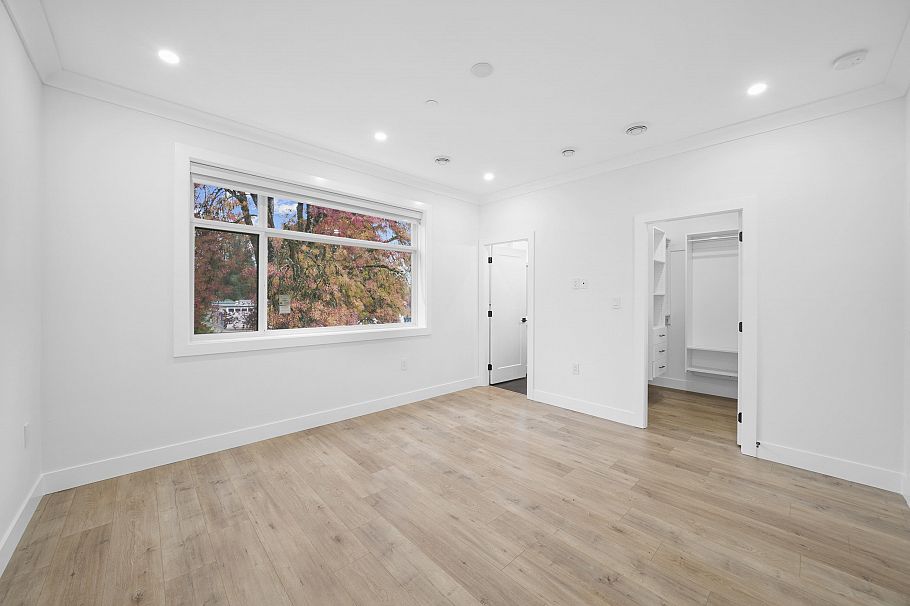 2995 E 17th Avenue Vancouver, BC - 19