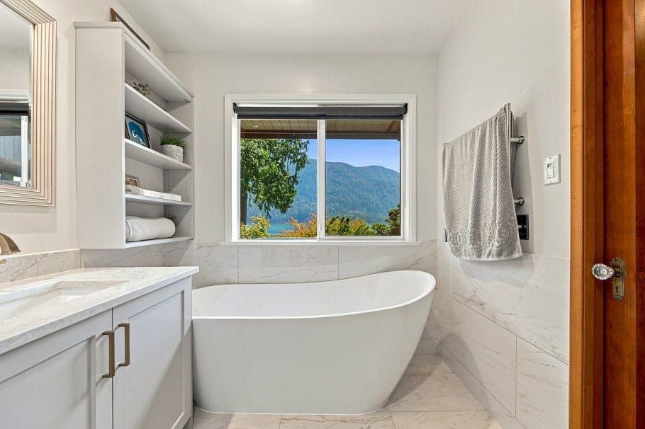 330 Sasamat Lane North Vancouver, BC - 27