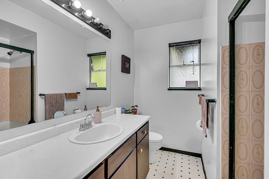 3255 Milton Avenue North Vancouver, BC - 6