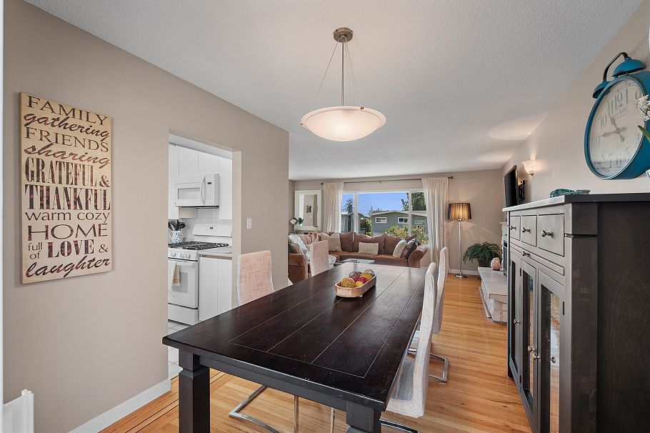854 E 16th Street North Vancouver, BC - 6