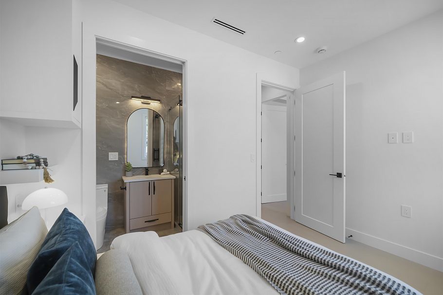 2 5033 Prince Albert Street Vancouver, BC - 9