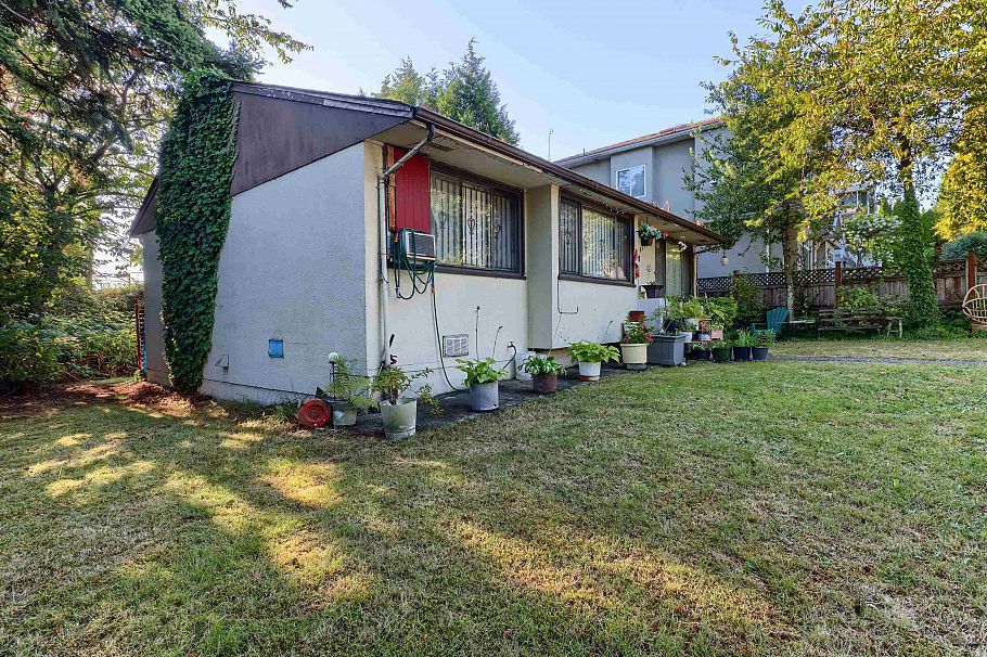 8287 Victoria Drive Vancouver, BC - 5
