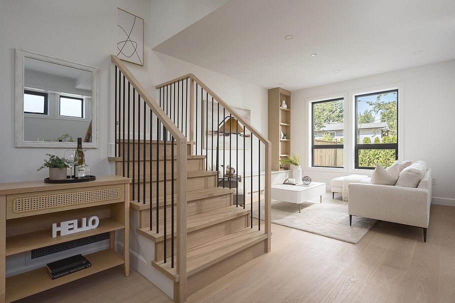 922 E 16th Avenue Vancouver, BC - 1