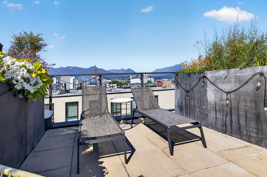 305 1647 E Pender Street Vancouver, BC - 24