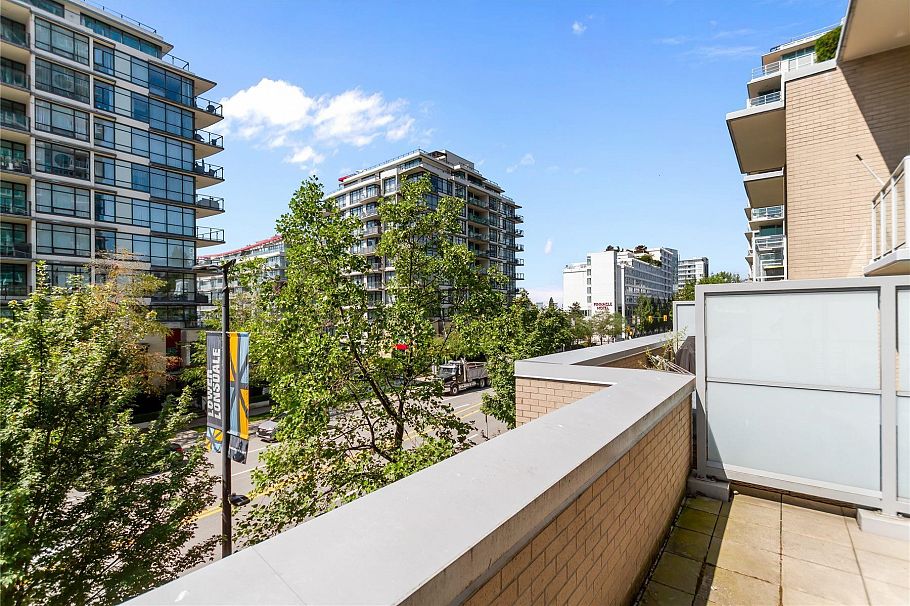 302 188 E Esplanade North Vancouver, BC - 9