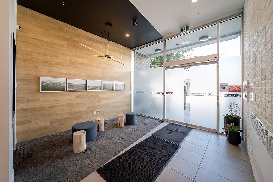 517 725 Marine Drive North Vancouver, BC - 35