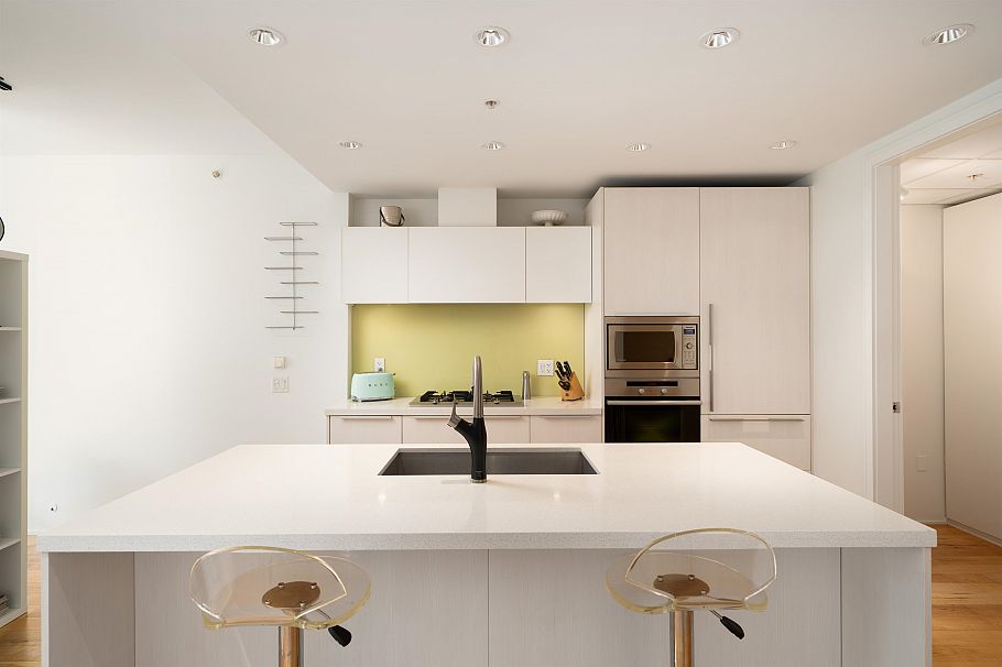 406 1661 Ontario Street Vancouver, BC - 4