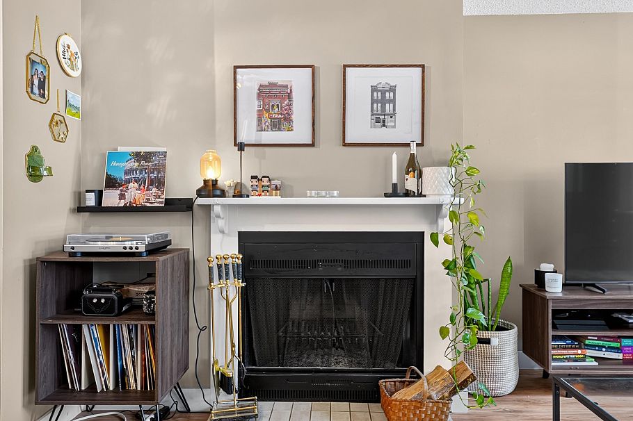 202 936 Bute Street Vancouver, BC - 3