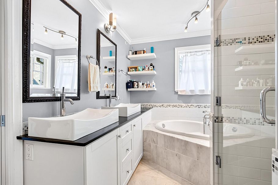 2985 W 16th Avenue Vancouver, BC - 26