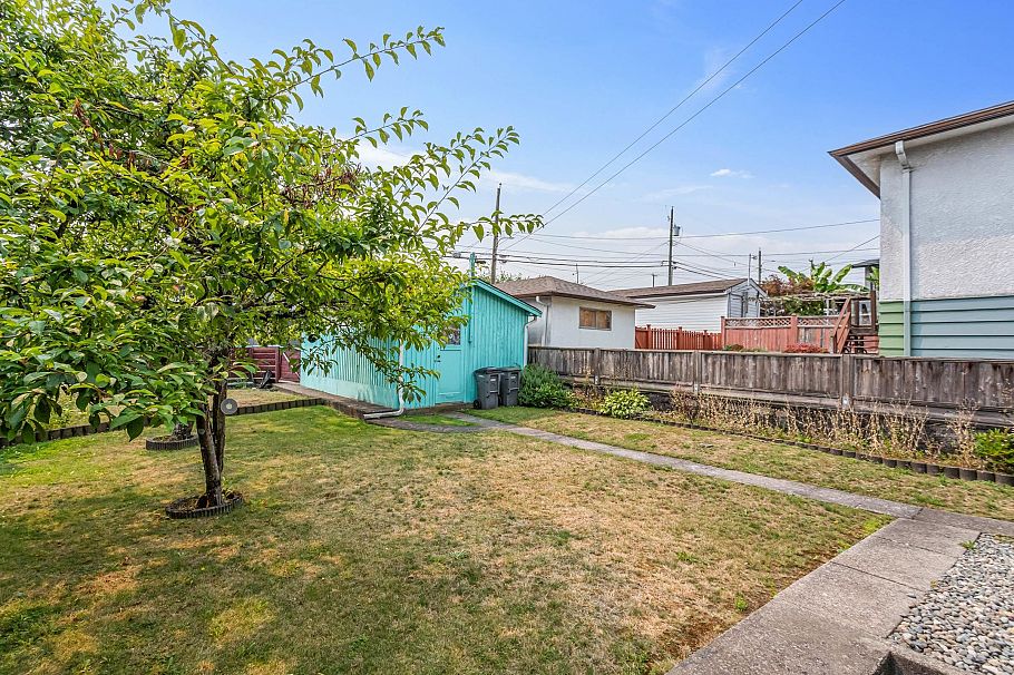 3148 E 1st Avenue Vancouver, BC - 19