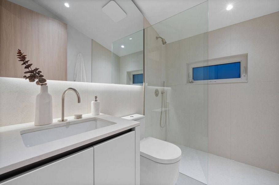 2 2935 W 15th Avenue Vancouver, BC - 28
