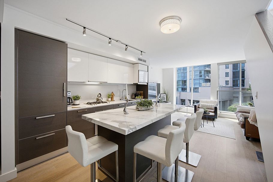 504 1477 W Pender Street Vancouver, BC - 2