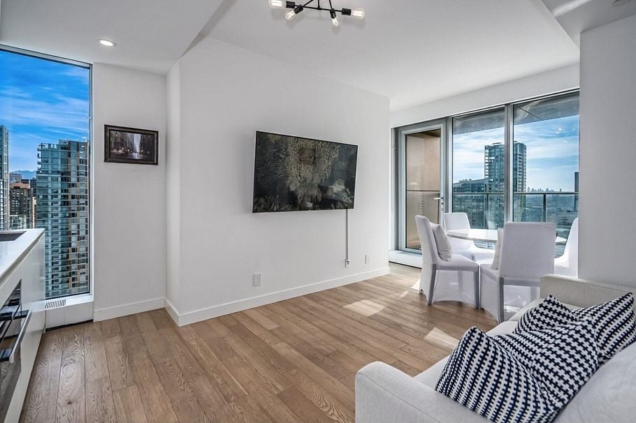 3307 1480 Howe Street Vancouver, BC - 4