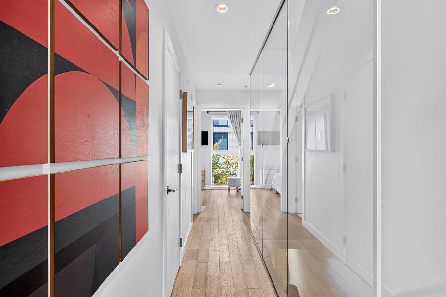 305 1647 E Pender Street Vancouver, BC - 17