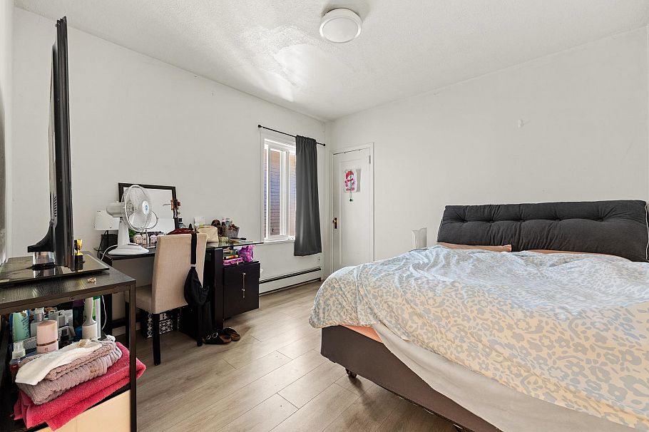 3279 W 11th Avenue Vancouver, BC - 17