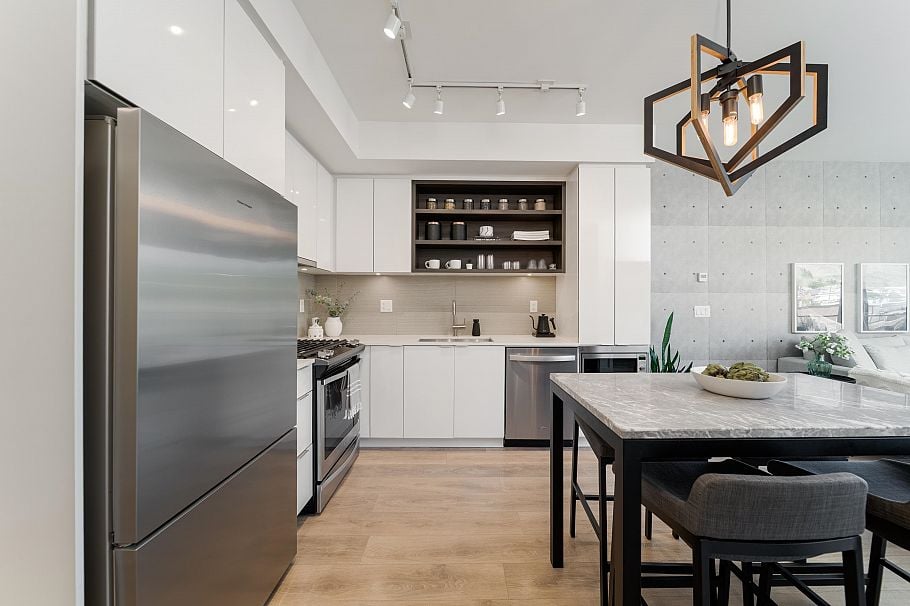 517 725 Marine Drive North Vancouver, BC - 8