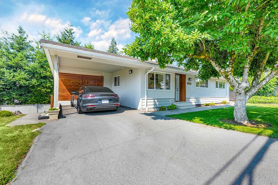 3277 Chesterfield Avenue North Vancouver, BC - 26