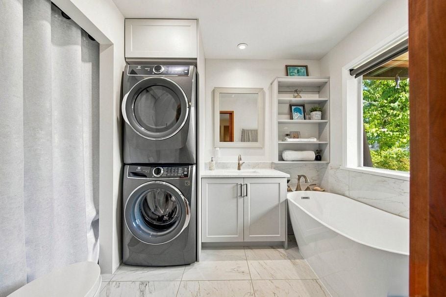 330 Sasamat Lane North Vancouver, BC - 28
