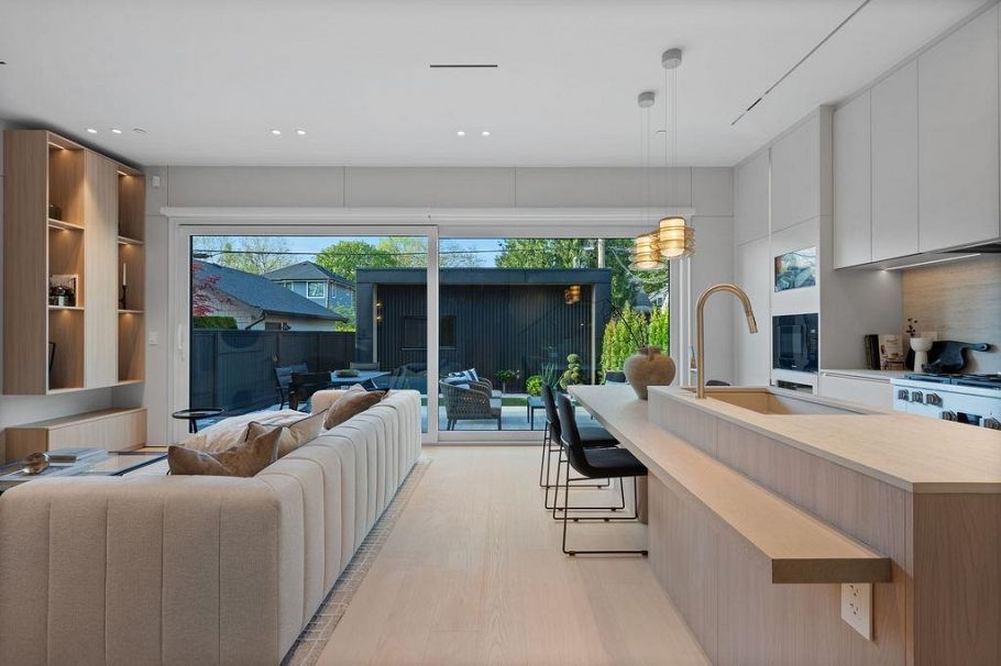 2 2935 W 15th Avenue Vancouver, BC - 6
