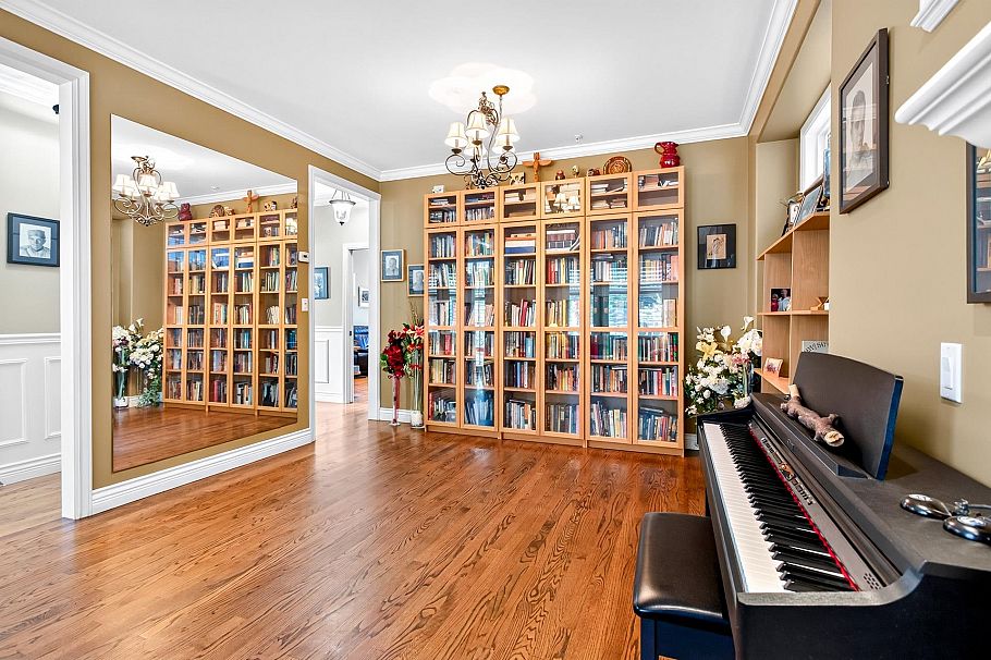 2985 W 16th Avenue Vancouver, BC - 10