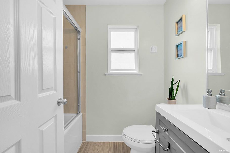 6925 Main Street Vancouver, BC - 17