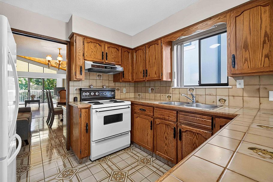 2739 E 8th Avenue Vancouver, BC - 17