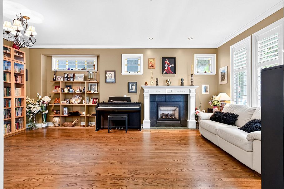 2985 W 16th Avenue Vancouver, BC - 8