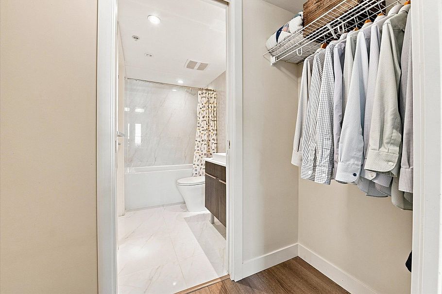 323 1588 E Hastings Street Vancouver, BC - 23