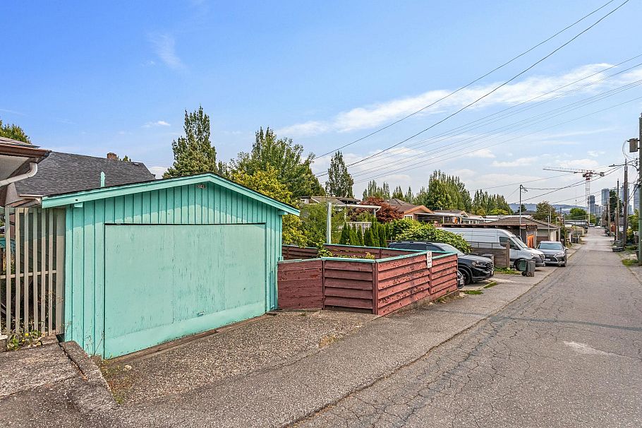 3148 E 1st Avenue Vancouver, BC - 22