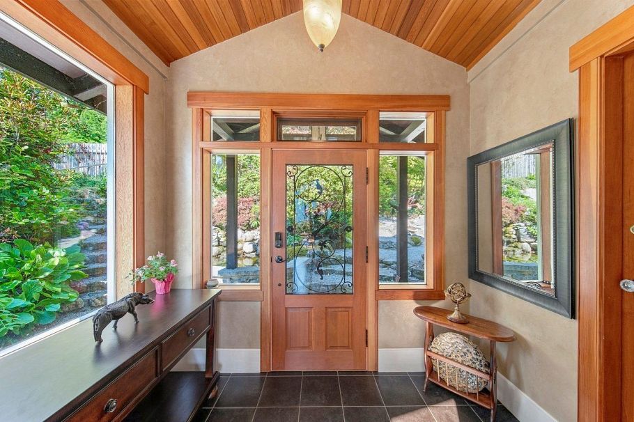 330 Sasamat Lane North Vancouver, BC - 7