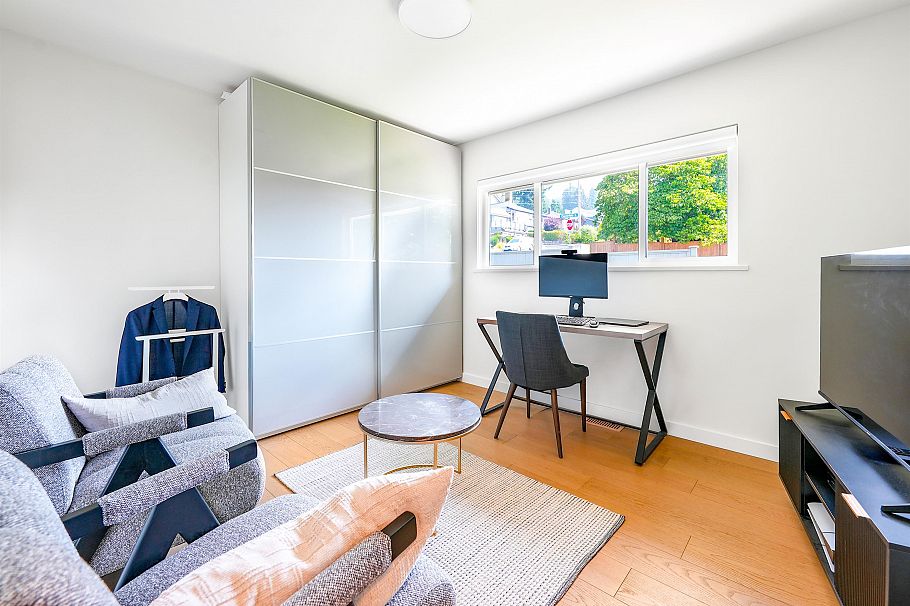 3277 Chesterfield Avenue North Vancouver, BC - 14