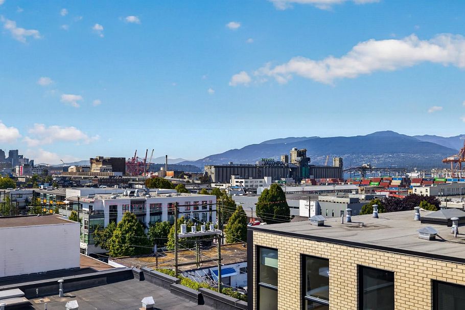 305 1647 E Pender Street Vancouver, BC - 28