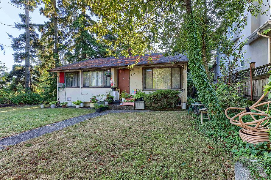 8287 Victoria Drive Vancouver, BC - 2