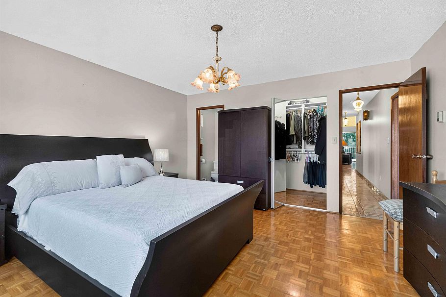 2739 E 8th Avenue Vancouver, BC - 24