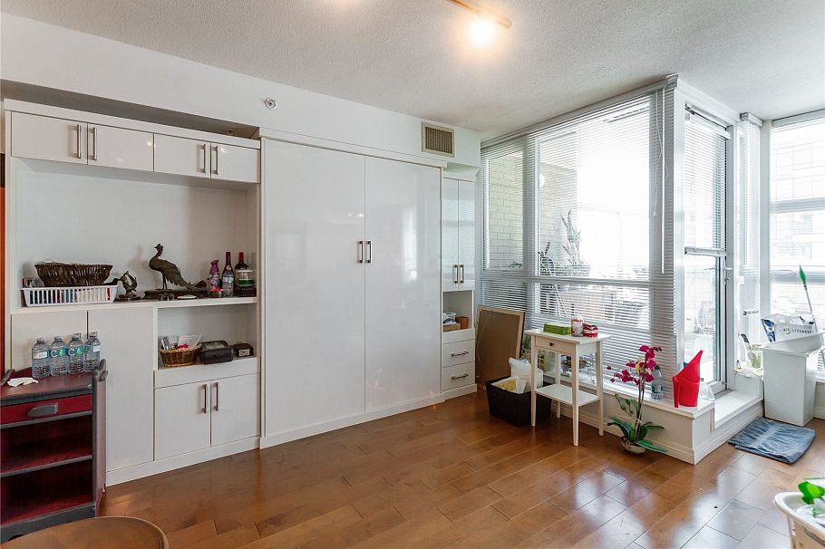302 188 E Esplanade North Vancouver, BC - 7