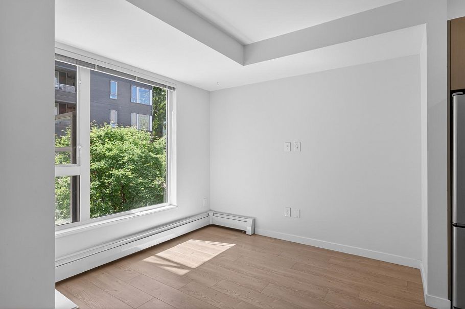 304 384 E 1st Avenue Vancouver, BC - 9