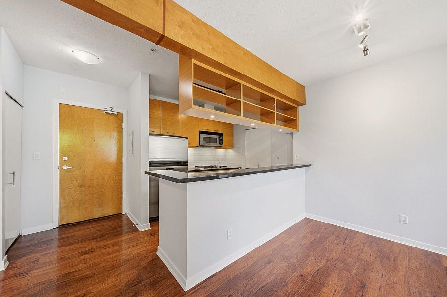 318 560 Raven Woods Drive North Vancouver, BC - 9